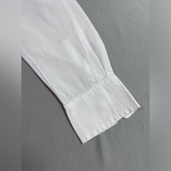 Gap Long Sleeve Button Down Cropped Shirt NWOT Size XS - Picture 6 of 7